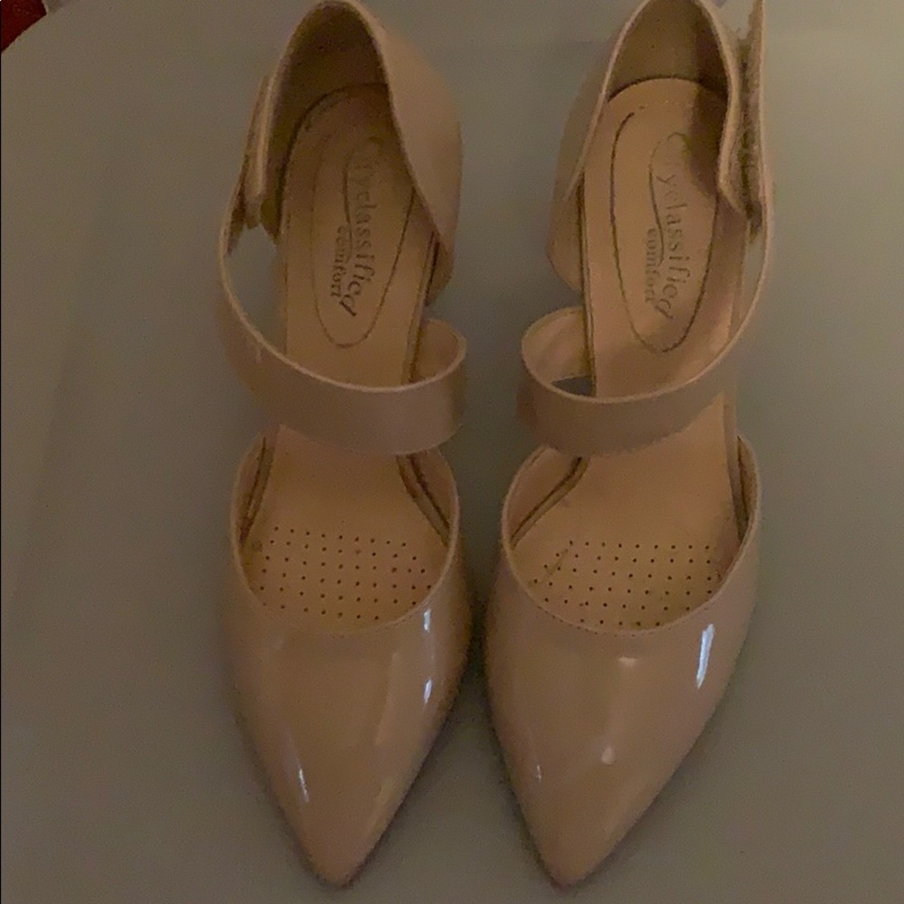 Women's shoes